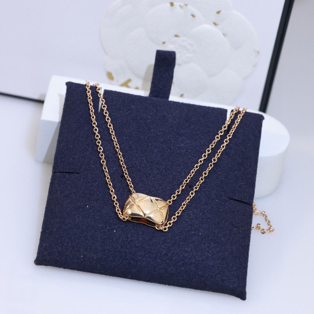 

Классическое ожерелье-подвеска с ромбовидным узором в трех цветах для повседневной носки, высококачественное ювелирное изделие для подарка, подарок для девушки, для повседневных нарядов розового золота