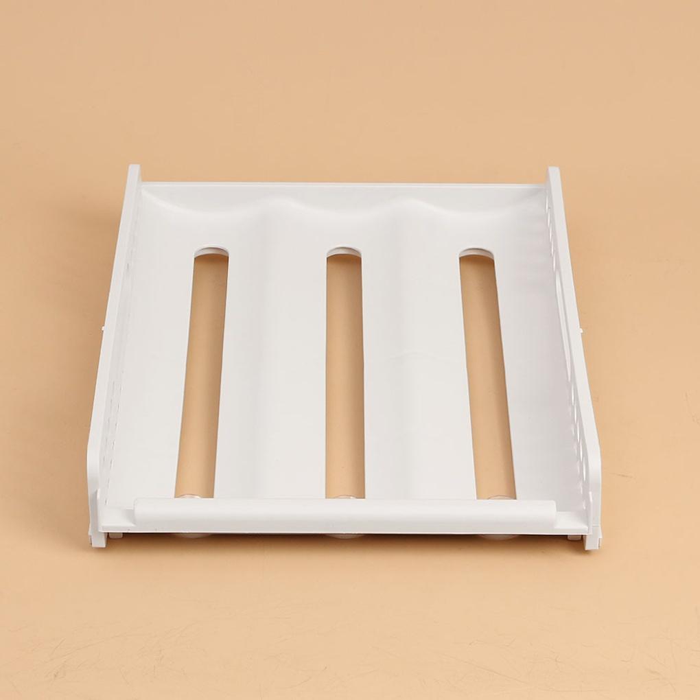 18-hole egg tray with automatic air hole cleaning