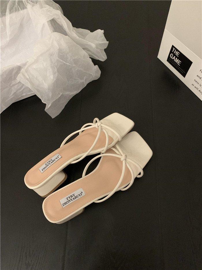 Französische kleine coole Hausschuhe Kinder 2025 Sommer neu Oberbekleidung täglich vielseitig flacher Boden Ein-Wort-Draussen Damenhausschuhe