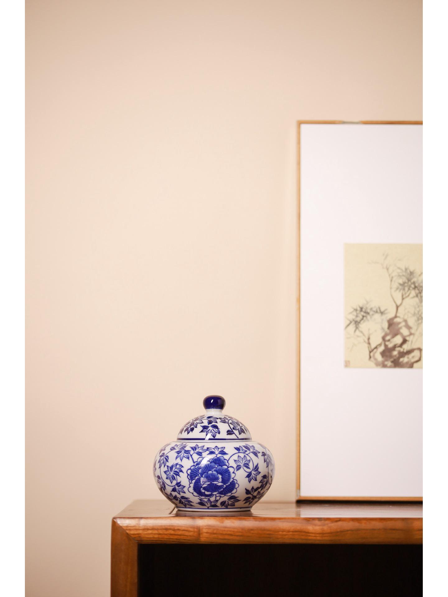 Blue and White Porcelain Flower Vase - Ceramic Tea Can Storage Jar for Home Decor