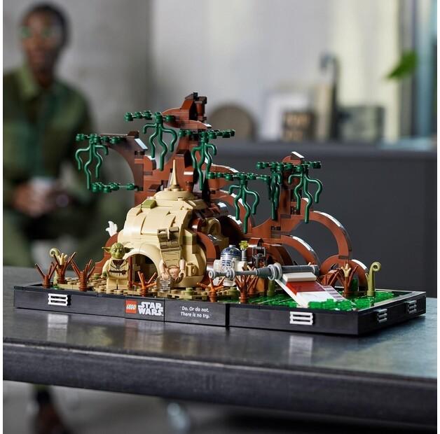 LEGO Star Wars 75330 Diorama: Jedi Training On Dagobah