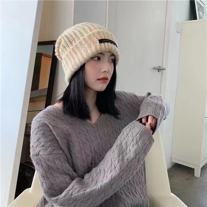 Women's Winter Knit Beanie: Stylish Japanese & Korean Design, Outdoor Warmth for Elementary Students