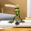 Yousheng Gardening Frog Figurine Holding Shovel Green Frog Resin Statue Farmer Animal Sculpture Home Office Desktop Decoration Indoor Outdoor Garden