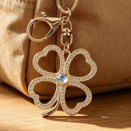Keychain Pendant Rhinestones Four Leaf Clover Design Zinc Alloy Key Chain with Lobster Clasp Easy to Hang Key Holder Backpack Car Accessory