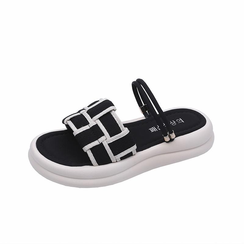 Beautiful Thick-soled Cool Slippers for Women's Summer Wear with Skirts, New High-end Beach Shoes