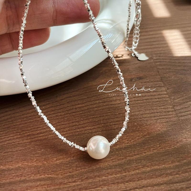 

Silver-plated faux pearl necklace for women, new popular model, clavicle chain, light luxury niche style, elegant and sophisticated neck chain White pearl necklace