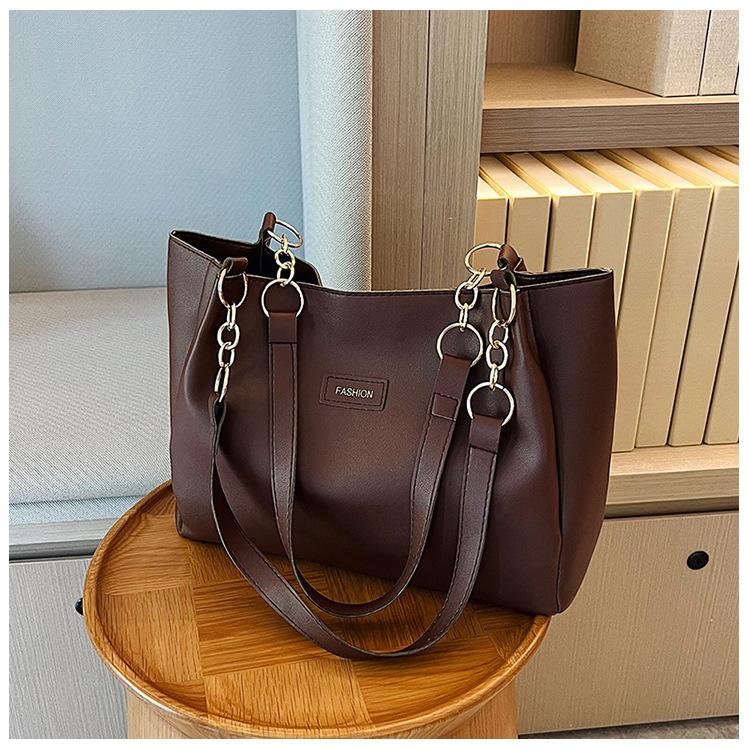 

Модная повседневная наплечная сумка женская 2025 ранняя осень модная сумка-тоут простая вместительная сумочка коричневый