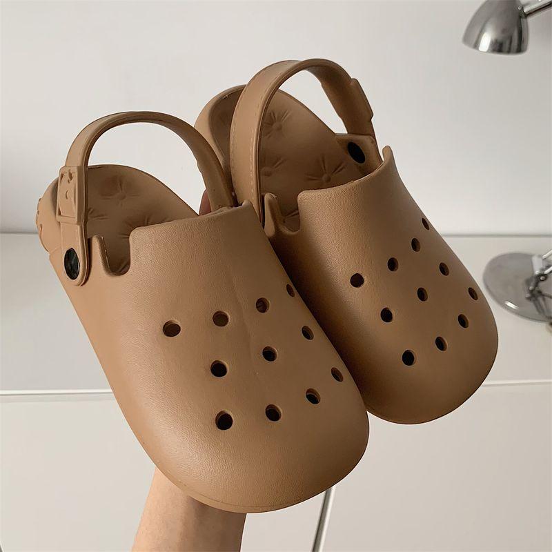 

Трендовые крутые мультяшные сандалии в тонкую полоску для родителей и детей, летние уличные, цвета латте, с мягкой подошвой из ЭВА, с отверстиями, для мужчин и женщин No flower deduction Brown 36-37