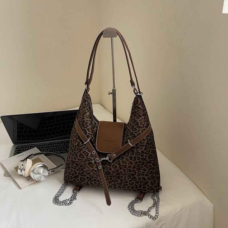 Fashion leopard print large capacity shoulder bag women's new versatile casual backpack commuting