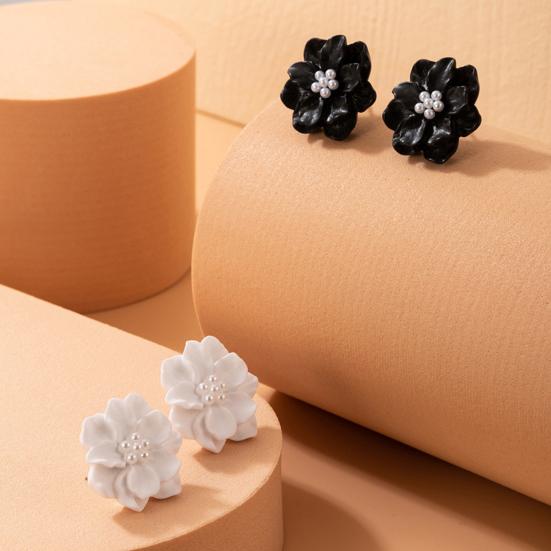 1 Pair Stud Earrings Anti-allergy Decorative Exquisite Temperament Hyperbole Flower Faux Pearl Earrings for Dating