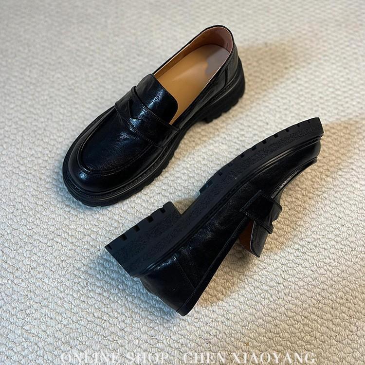 Sheepskin commuting thick-soled loafers women's retro British style round head one pedal simple professional small leather shoes are not tired