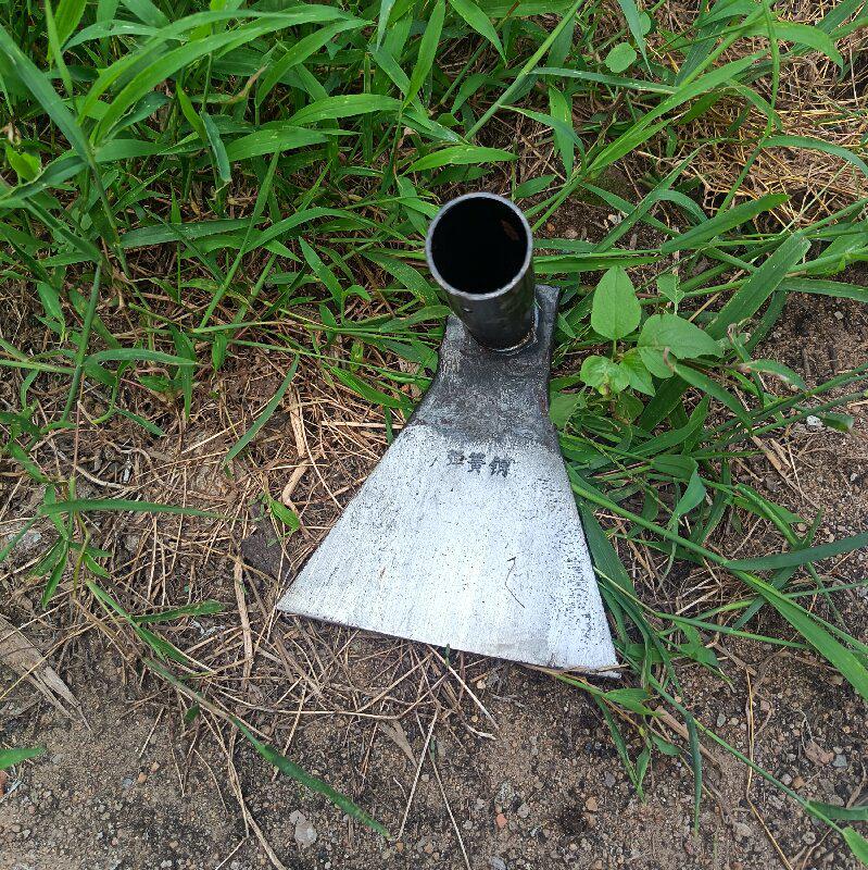 Multifunctional Manganese Steel Hoe: Weeding, Soil Turning, Agricultural Tool, Adze, Thickened Shovel for Household Use