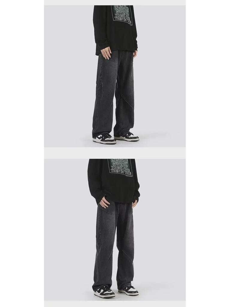 Herrenjeans im Used-Look mit Waschung: High-Street-Vibe, lockere Passform, gerader, ausgestellter Stil für Frühling und Herbst.