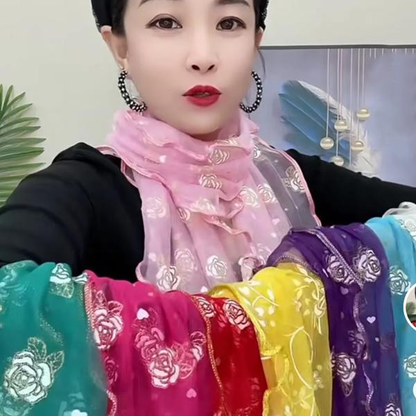 WTEMPO Women's Spring Summer Floral Printed Silk Scarves Autumn Retro Elegant Fashion Versatile Casual Outdoor Sunscreen Scarves