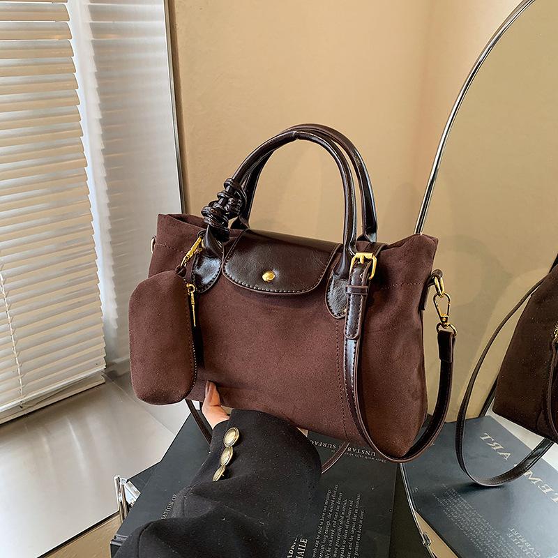 

Матовая сумка женская большой вместимости новая осень-зима универсальная повседневная сумка-мессенджер женская портативная сумка для поездок на работу