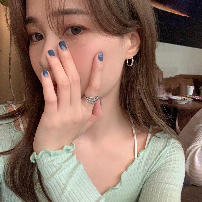 Unique Design Ear Buckles Crucifix Floral Earrings Female Light Luxury Senior Sense of Cold Wind Fashion Earrings Elegant Accessories Classic Jewelry