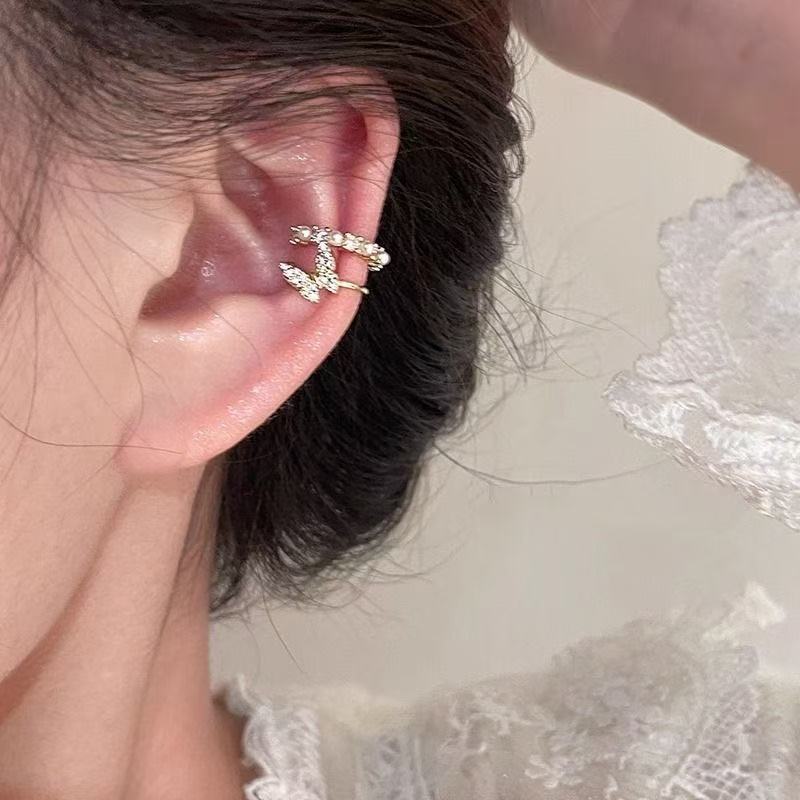 Sweet butterfly zircon simulation pearl ear bone clip niche exquisite ear jewelry without ear piercings versatile