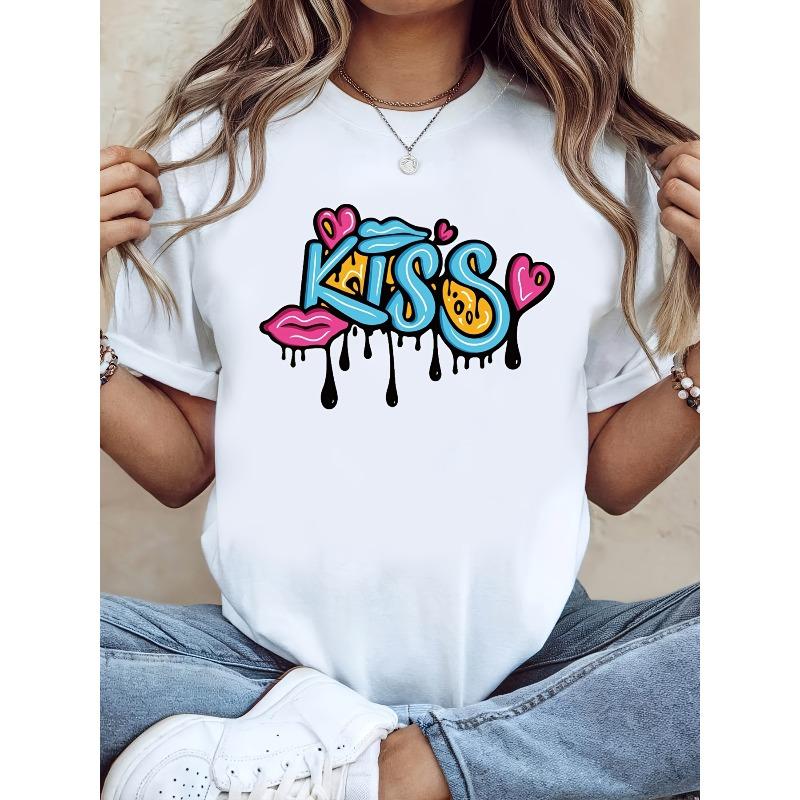 T-shirt with KISS Graffiti Print in Blue and Yellow Contrasting Font + Pink Lips/heart Decoration + Black Drip Sauce Texture. S белый