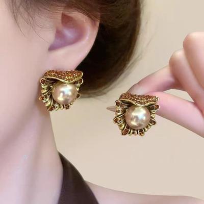 Vintage Sunflower Shell Vintage Stud Earrings Vtage Medieval High-End Pearl Niche Unique Earrings Earrings