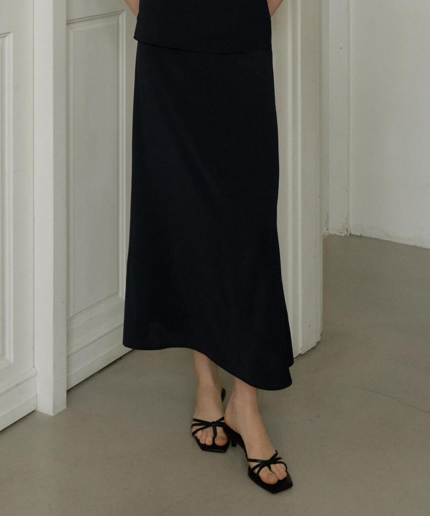 REORG Gir Dart Long Skirt Navy