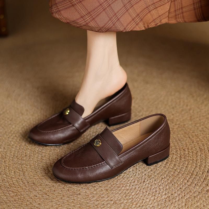 Four Seasons Casual Single Shoes New Comfortable Leather Lazy Shoes Shallow Mouth Low Top Large Size Round Head Women's Shoes Low Heel Cow Muscle Sole