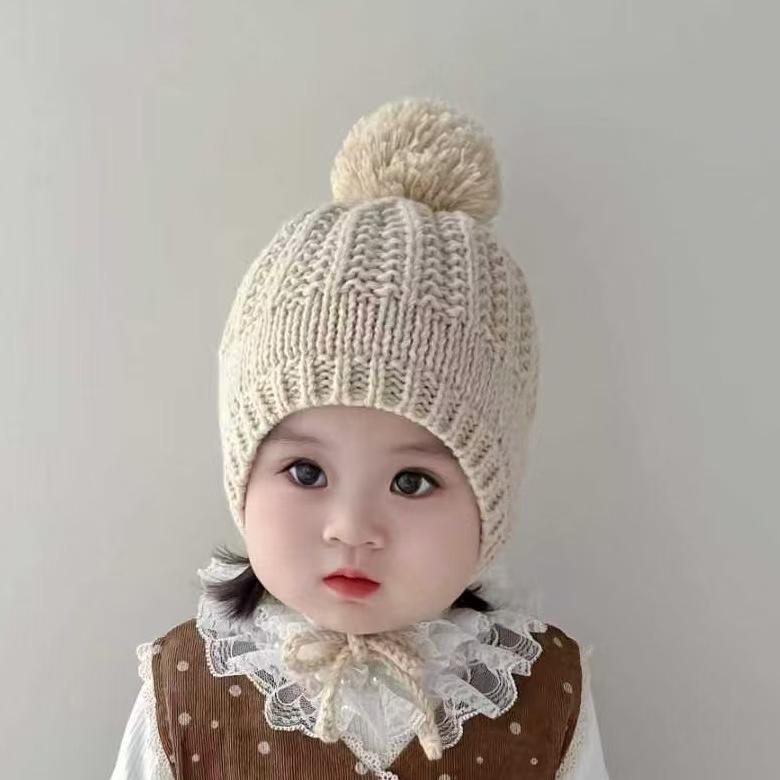 Zimowa ręcznie robiona czapka z nausznikami w stylu koreańskim z pomponem dla małych dziewczynek