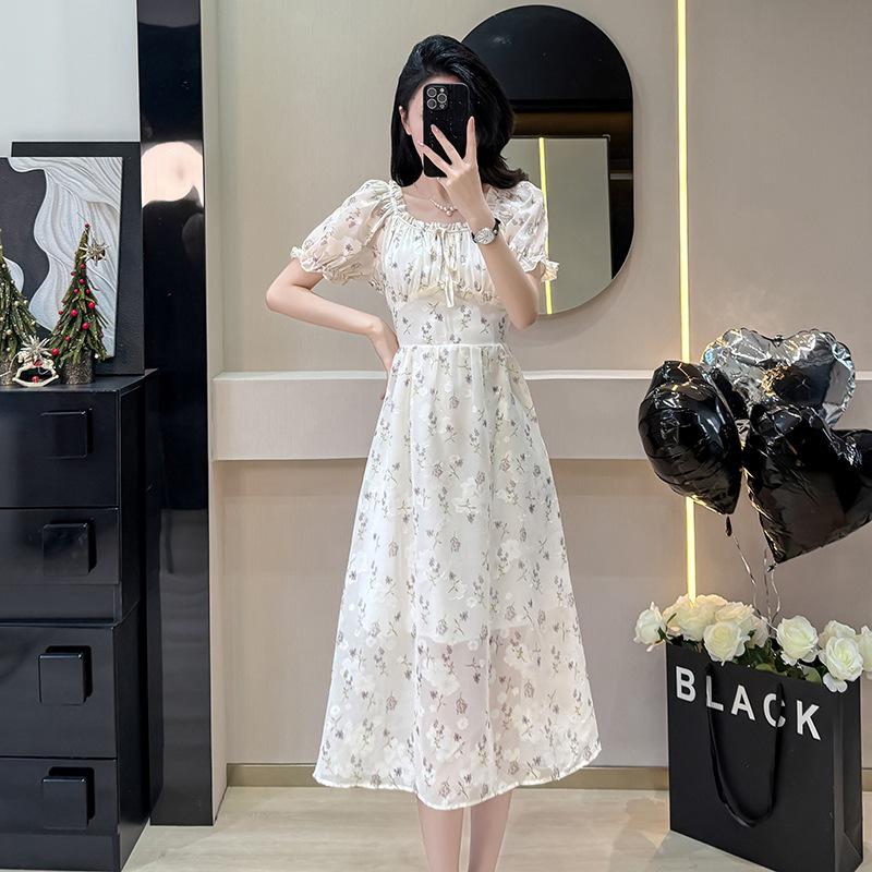 

Французское миди-платье с оборками, квадратным вырезом, цветочным жаккардом и рукавами-буфами Extra Large