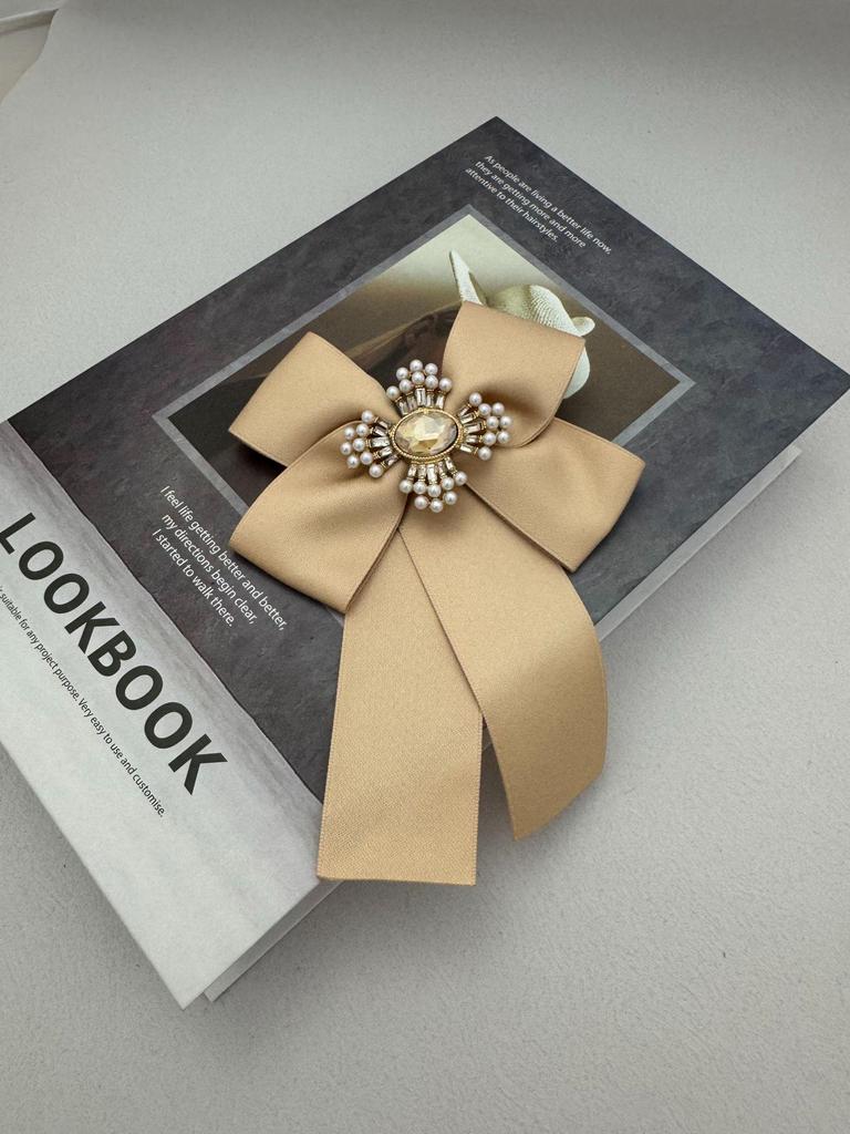 Versatile French Pearl Bow Tie and Brooch for Clothing Necklines