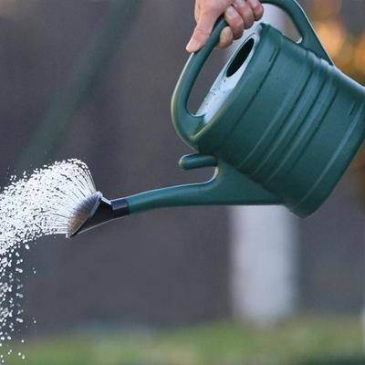 5L Gießkanne aus Kunststoff Garten-Essential Gießkanne Innenbereich Außenbereich Leichte Kannen Gießkanne Familiengartenarbeit Garten