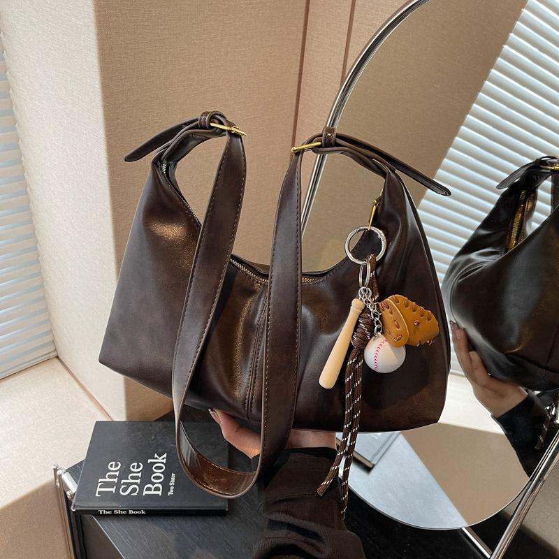 Large capacity bag women's retro new versatile niche design shoulder messenger bag commuter dumpling bag