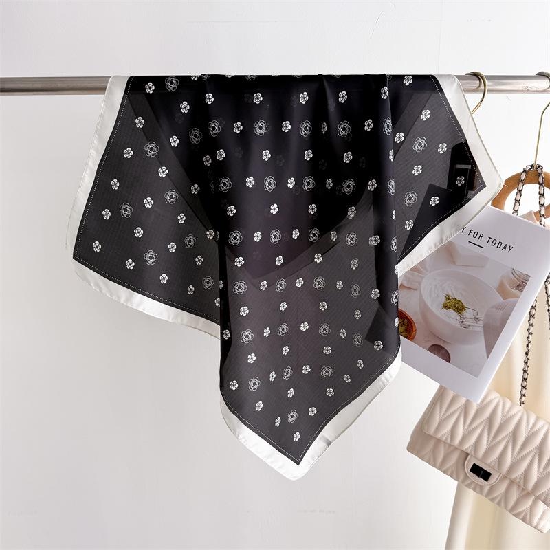 Luxury New Leopard Print Scarves Women's Silk Scarf Spring and Summer Floral Decorations Small Neckties Hairbands Bags