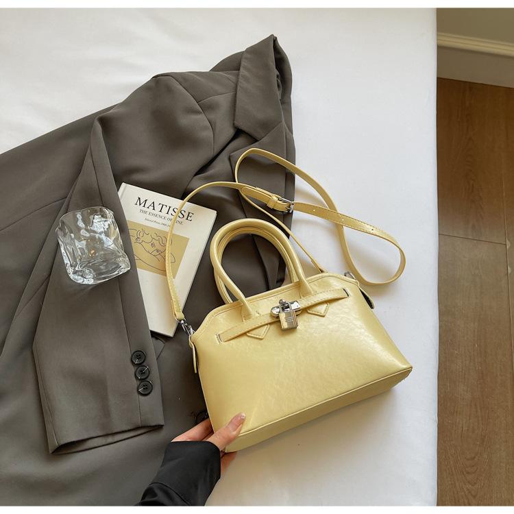 

2025 весна новая популярная сумка женская высококлассная сумка-мессенджер модная универсальная сумка через плечо для通勤