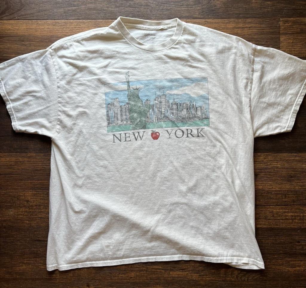 Women's Golden Hour T-Shirt White New York One Size Big Apple Liberty Oversized