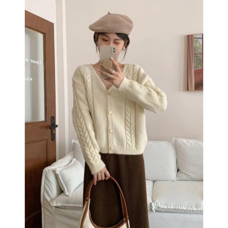 Retro soft waxy twist knitted cardigan top women's autumn and winter new short age-reducing outer sweater jacket