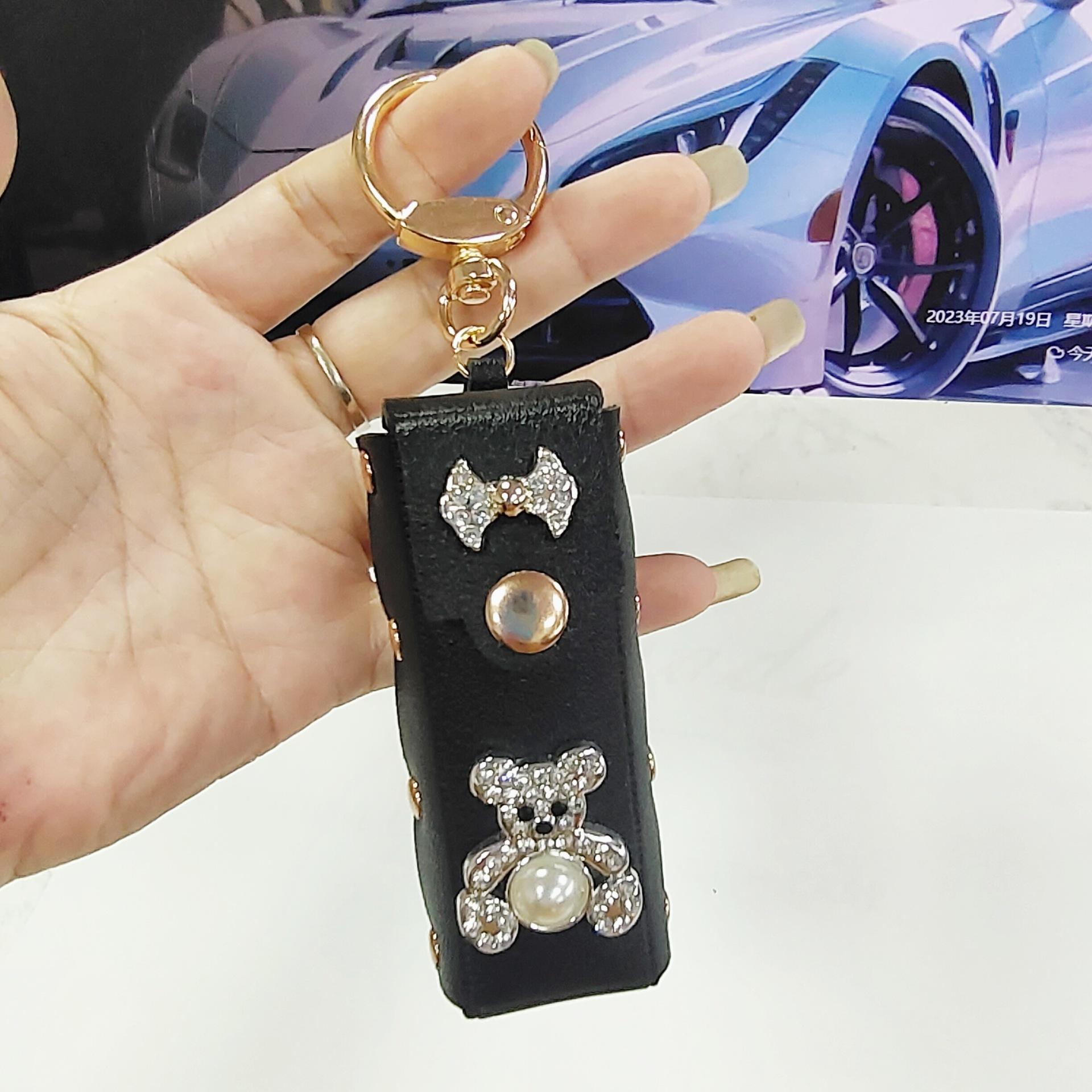 

Портативная мини-сумочка для помады с зеркальцем-брелоком в виде цветка - кожаный брелок для ключей, подарок для женщин, модный компактный аксессуар для рюкзака чёрный