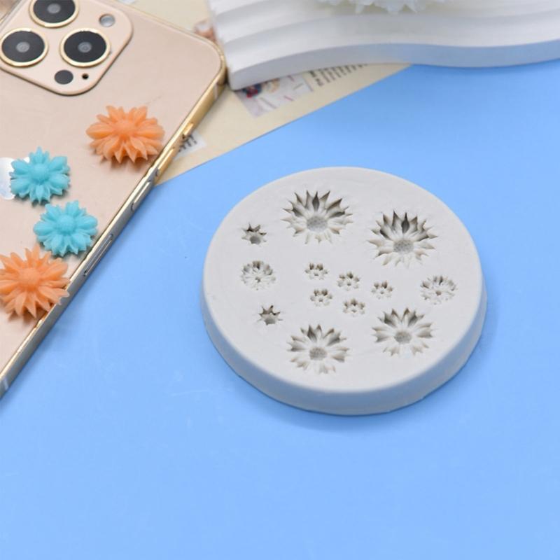 Chocolate Moulds Daisy/Sunflower Shape Baking Molds Fondant Mould Cake Molds Silicone Material Gift for DIY Baking Lover