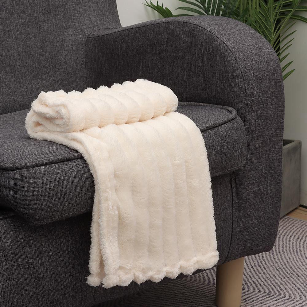New Double Sided Warm Blanket Warm Breathable Throw Blanket Skin-Friendly Ultra Soft Bunny Blanket