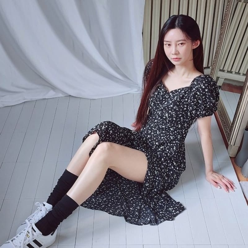 

RNOT Schoolbus summer kneesocks_4 colors WHITE