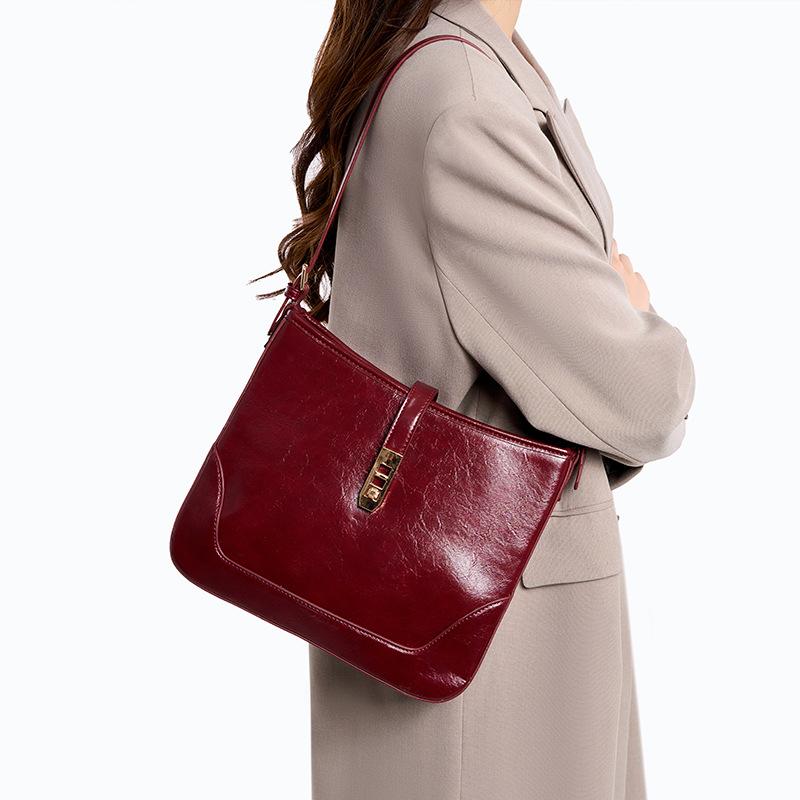 Red Large Capacity Shoulder Big Bag Women'S High-End Sense Retro Tote Medieval Bride Wedding Bag Women'S Bag