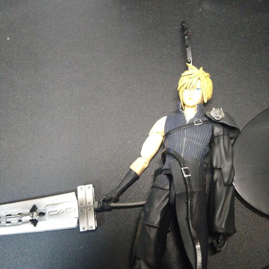 [USED] Cloud Strife Figure Fenrir FF7