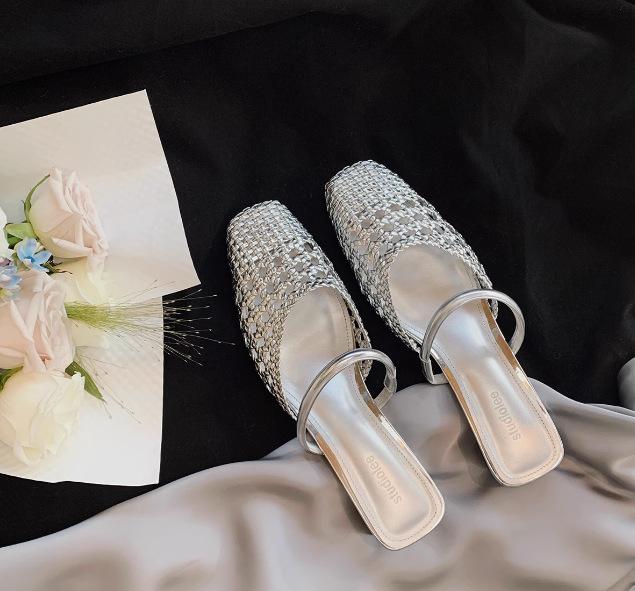 

Grape mother of the same style, French square head hollowed-out woven short heel with Muller half slippers for women s summer 40 серебряный