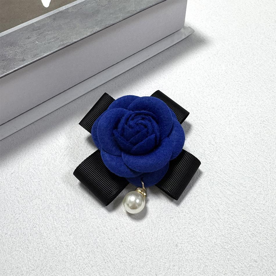 Designer's Rose-Scented Fabric Brooch Camellia Corsages with Elegant Ribbon Fashion Brooches for Women