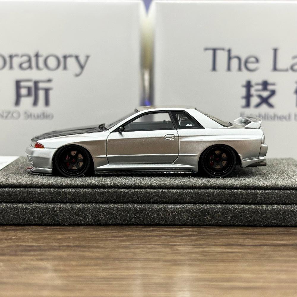 Ready Stocks The Laboratory 1/64  R32 Titanium Silver Resin Fully  Collection Gift Scale Model Car