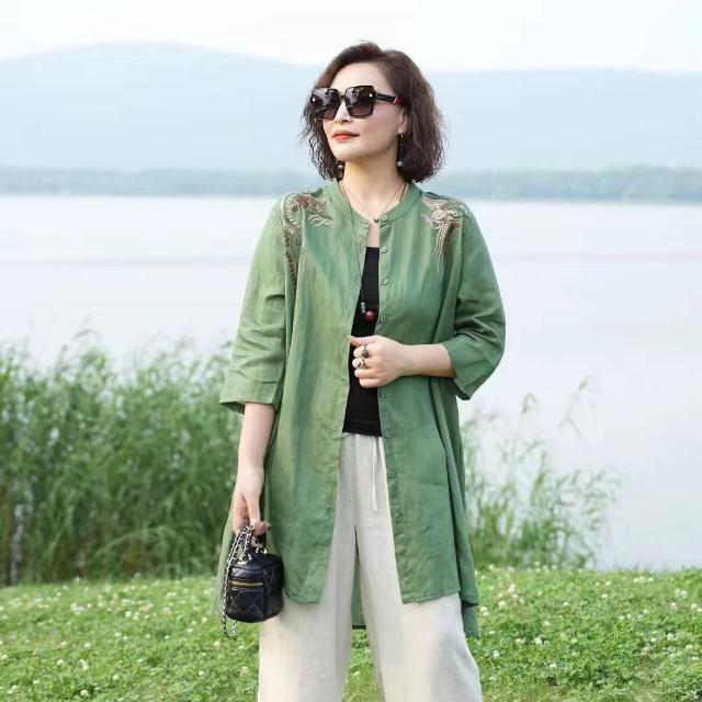 

Spring and Summer Retro Embroidered Cotton Linen Shirt Stand Collar Mid-length Temperament Noble Mother Casual Jacket for Women S зелений