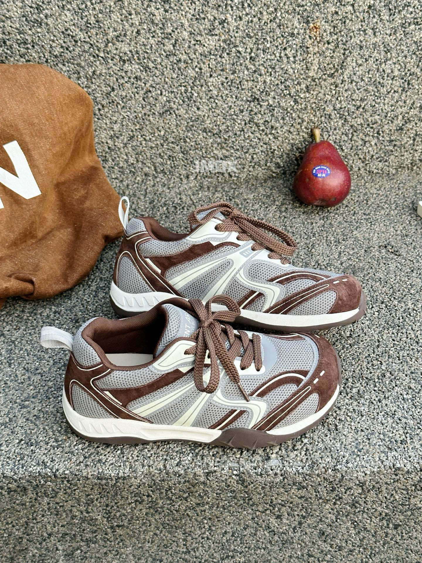 

2025 new leather thick-soled height-increasing Forrest Gump shoes women s versatile leisure sports training shoes lace-up running shoes Korean version 35