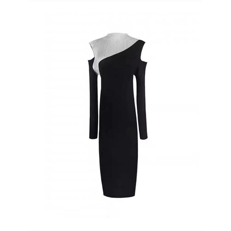 New niche contrasting color semi-turtleneck knitted dress, new sweater backing off-the-shoulder skirt, autumn and winter