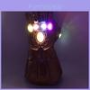 Qualidade Premium Vingadores 3 Guerra Infinita Manopla do Infinito Luz LED Luvas do Thanos Adereço de Cosplay Para Entusiastas