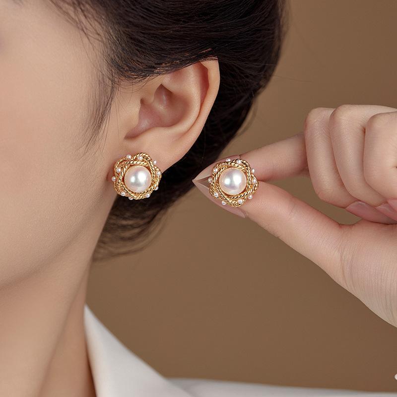 New French Able and Prosperous Wrapped Imitation Pearl Earrings Women's High End Banquet Jewelry Accessories 2024