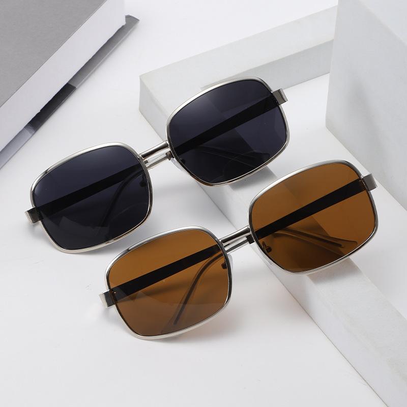 250101 Bästsäljande Metallsolglasögon Herr Körsolglasögon Retro Fyrkantiga Utomhus Solskyddsglasögon