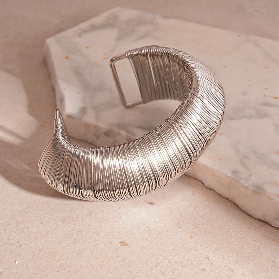 European & American Cross-border Halo Resin Wood Bracelet: Exaggerated, Luxurious High-end Round Bangle for Women.